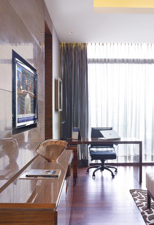 Hotel Taj Centre Gurugram