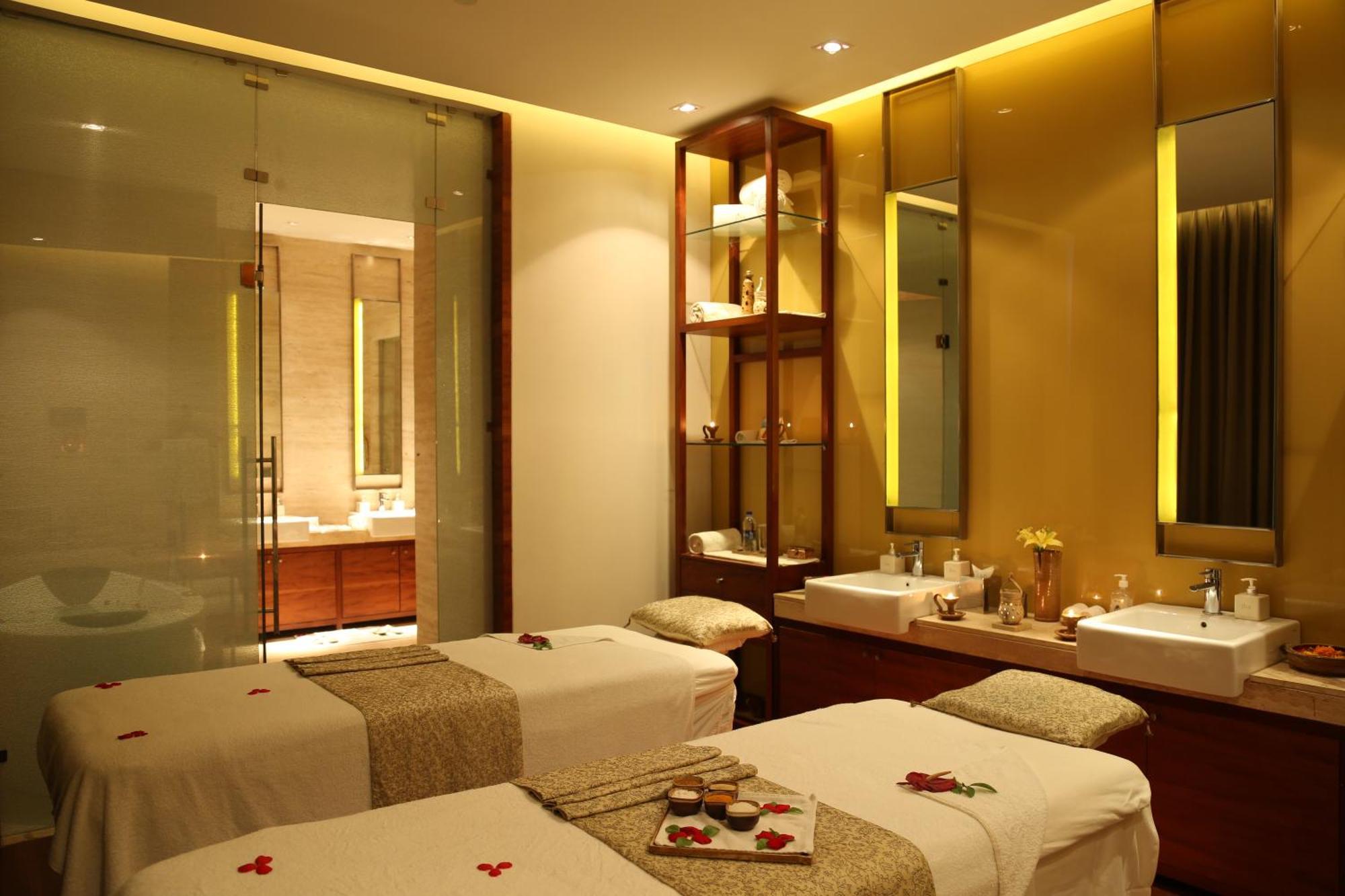 Taj Centre Gurugram Hotel 5*