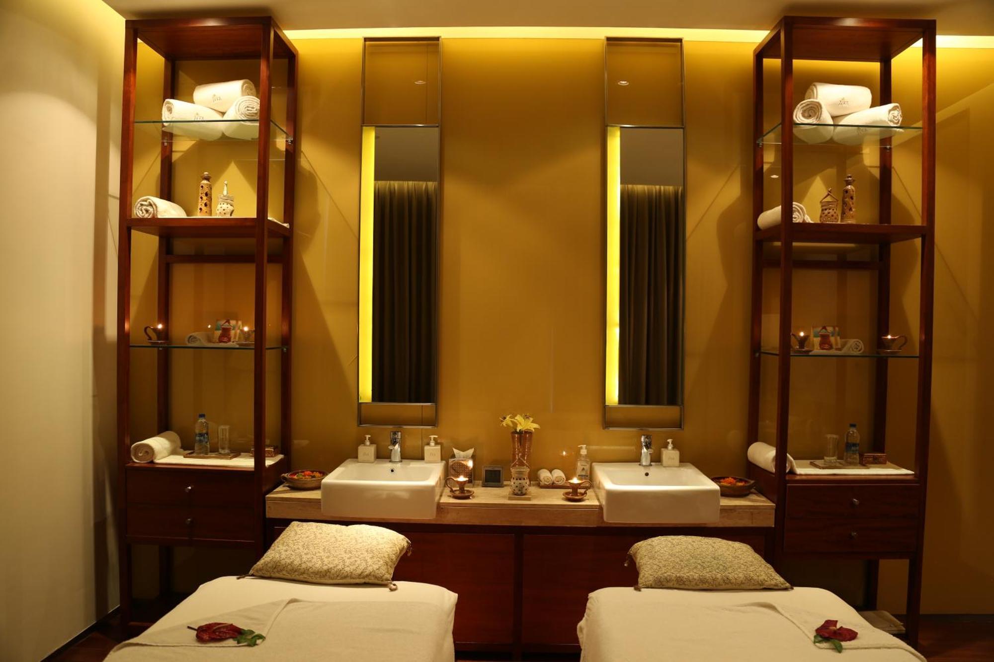 Taj Centre Gurugram Hotel 5*