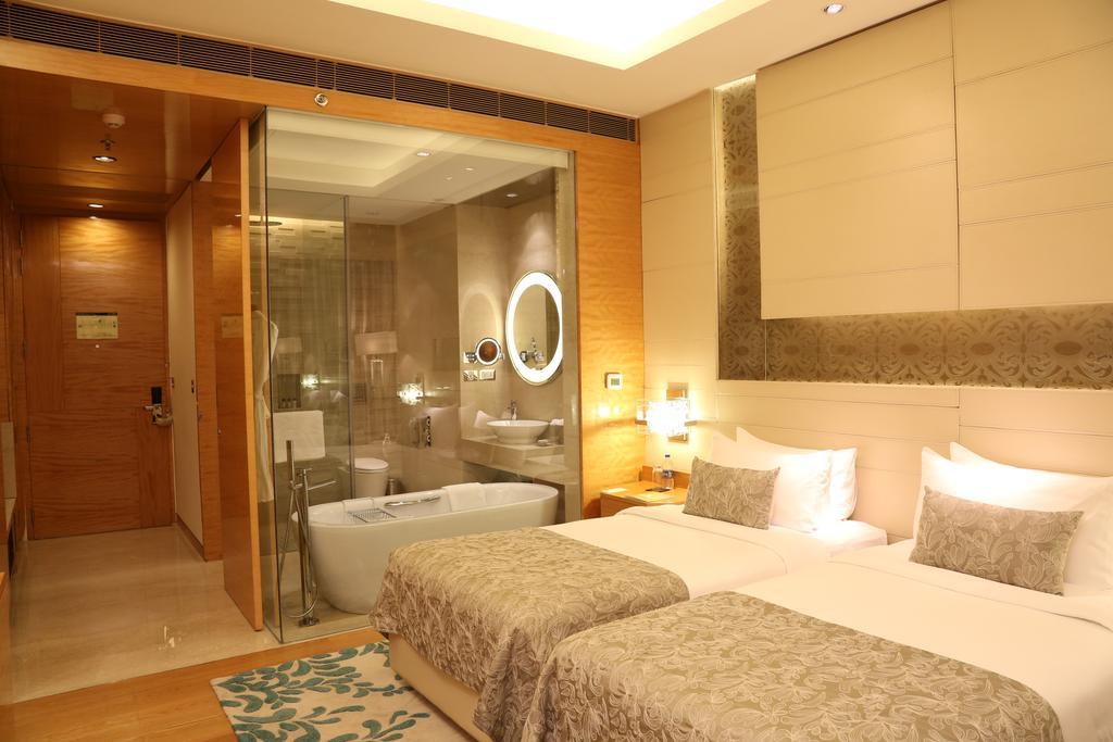 Taj Centre Gurugram Hotel 5*